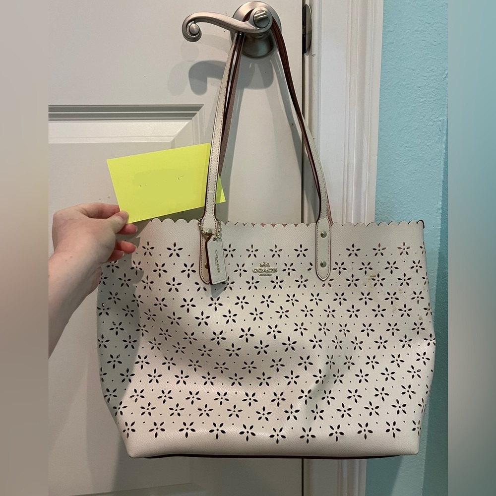 Coach Eyelet Pearlized Off White Leather Tote Bag GUC